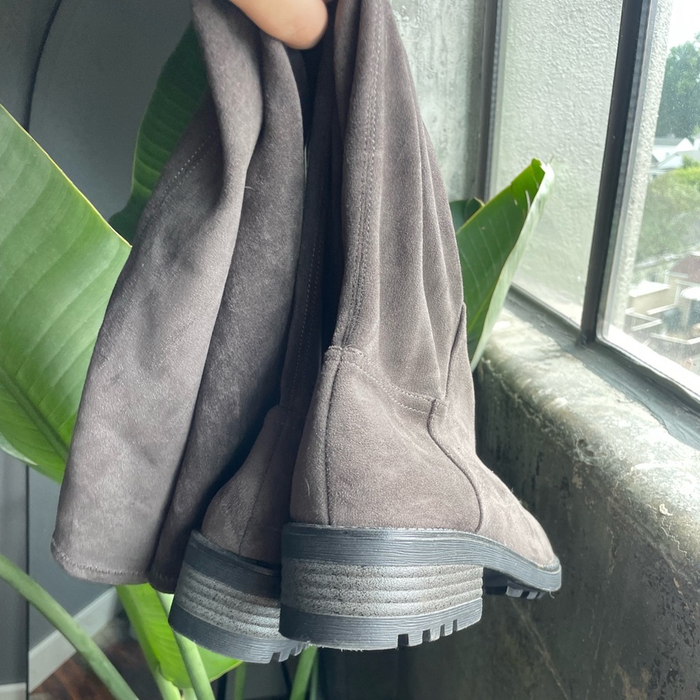 Grey boots - Picture 4 of 4